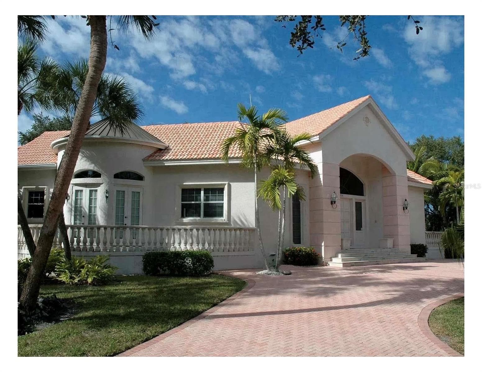 5331 Siesta Cove Dr photo 2