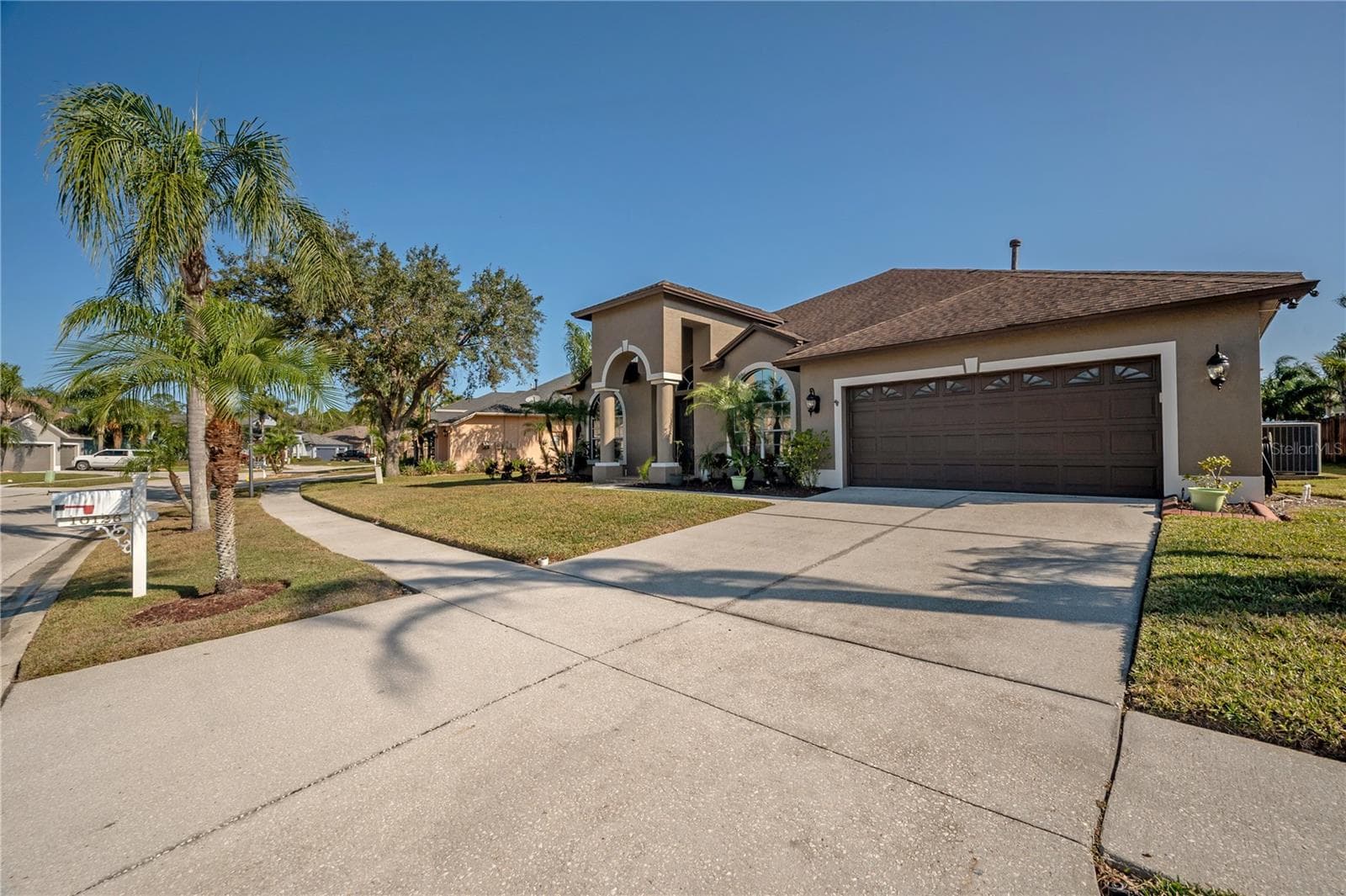 10126 Londonshire Ln photo 4