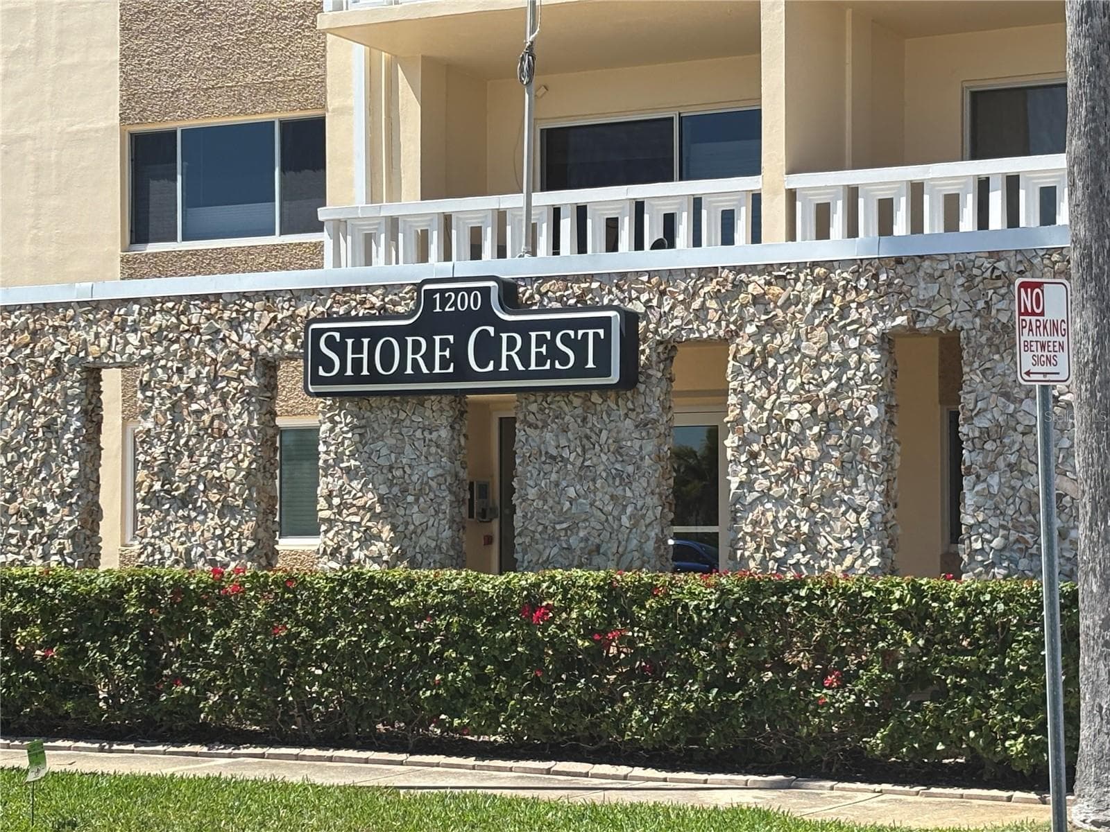1200 N Shore Dr NE #212 photo 2