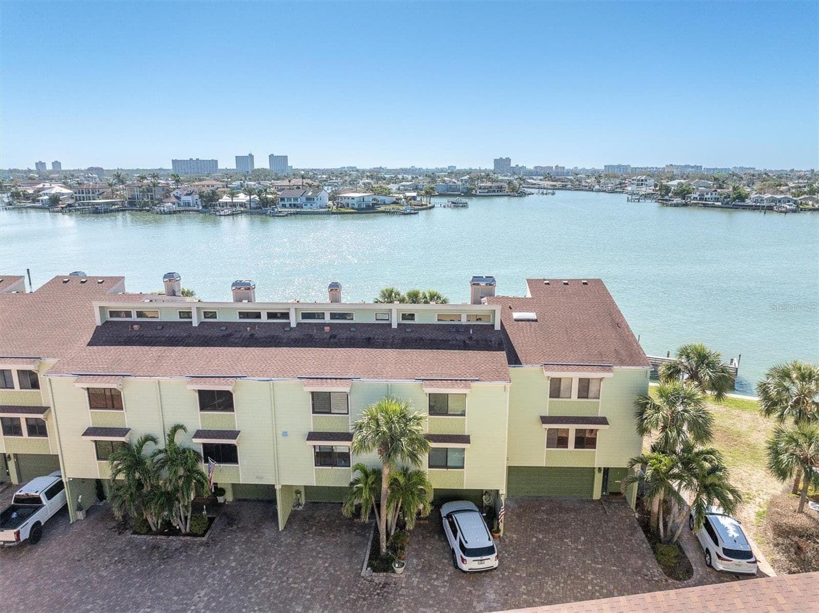 553 Haven Point Dr photo 2
