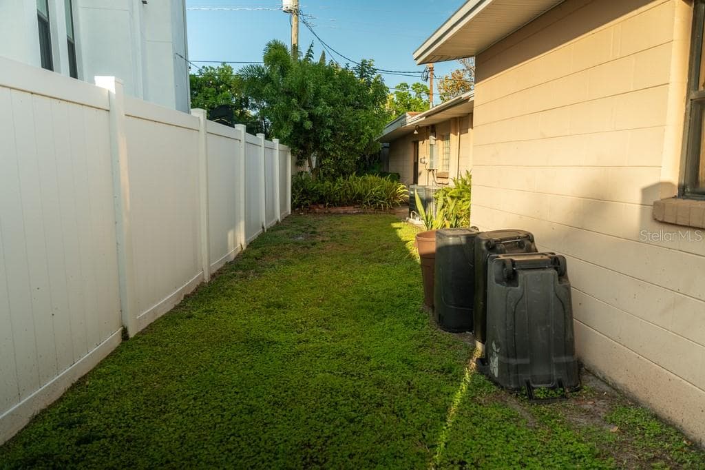 631 Luzon Ave photo 4