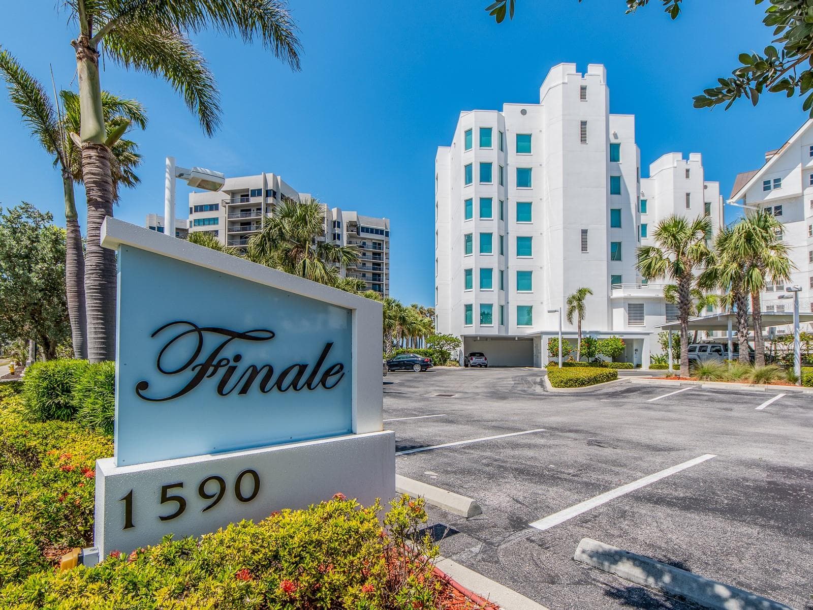 1590 Gulf Blvd #501 photo 2