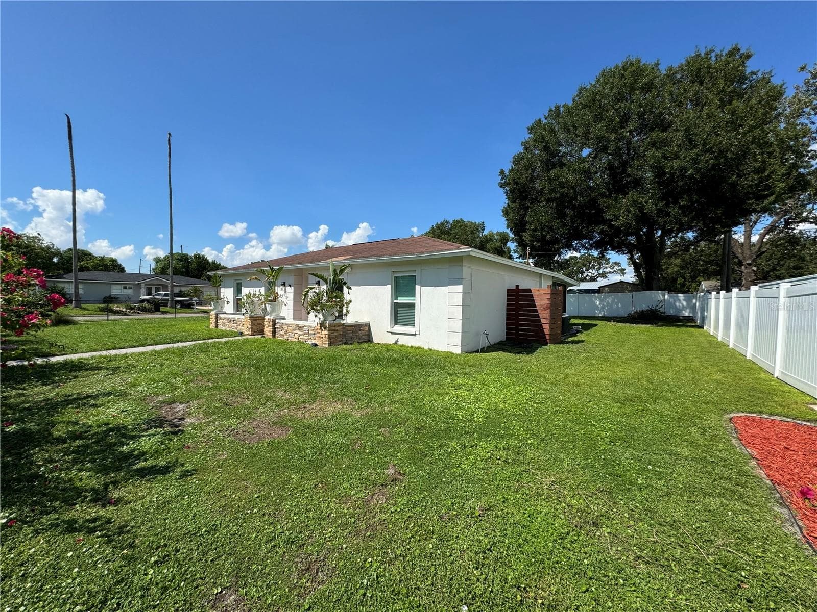 7102 Reindeer Rd photo 2