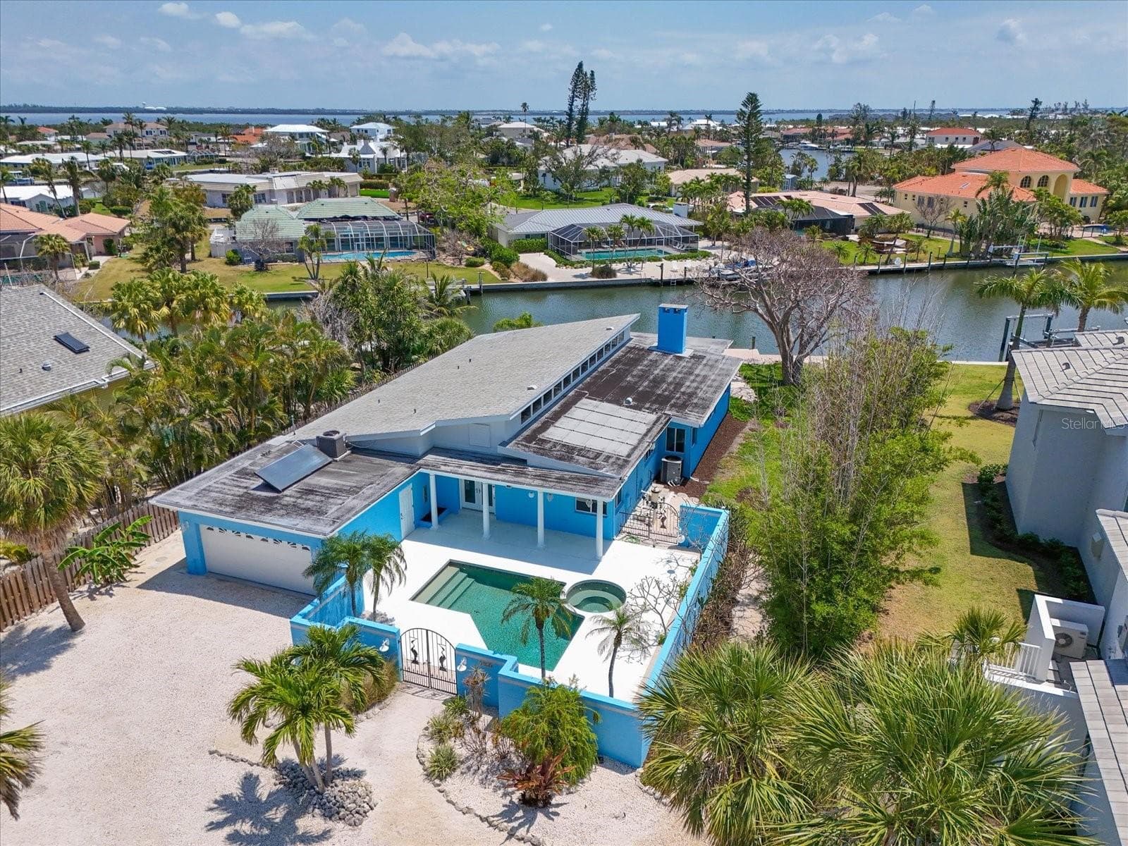 5920 Gulf Of Mexico Dr photo 2