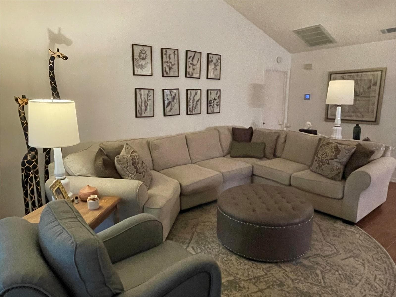 420 S Brockfield Dr photo 2