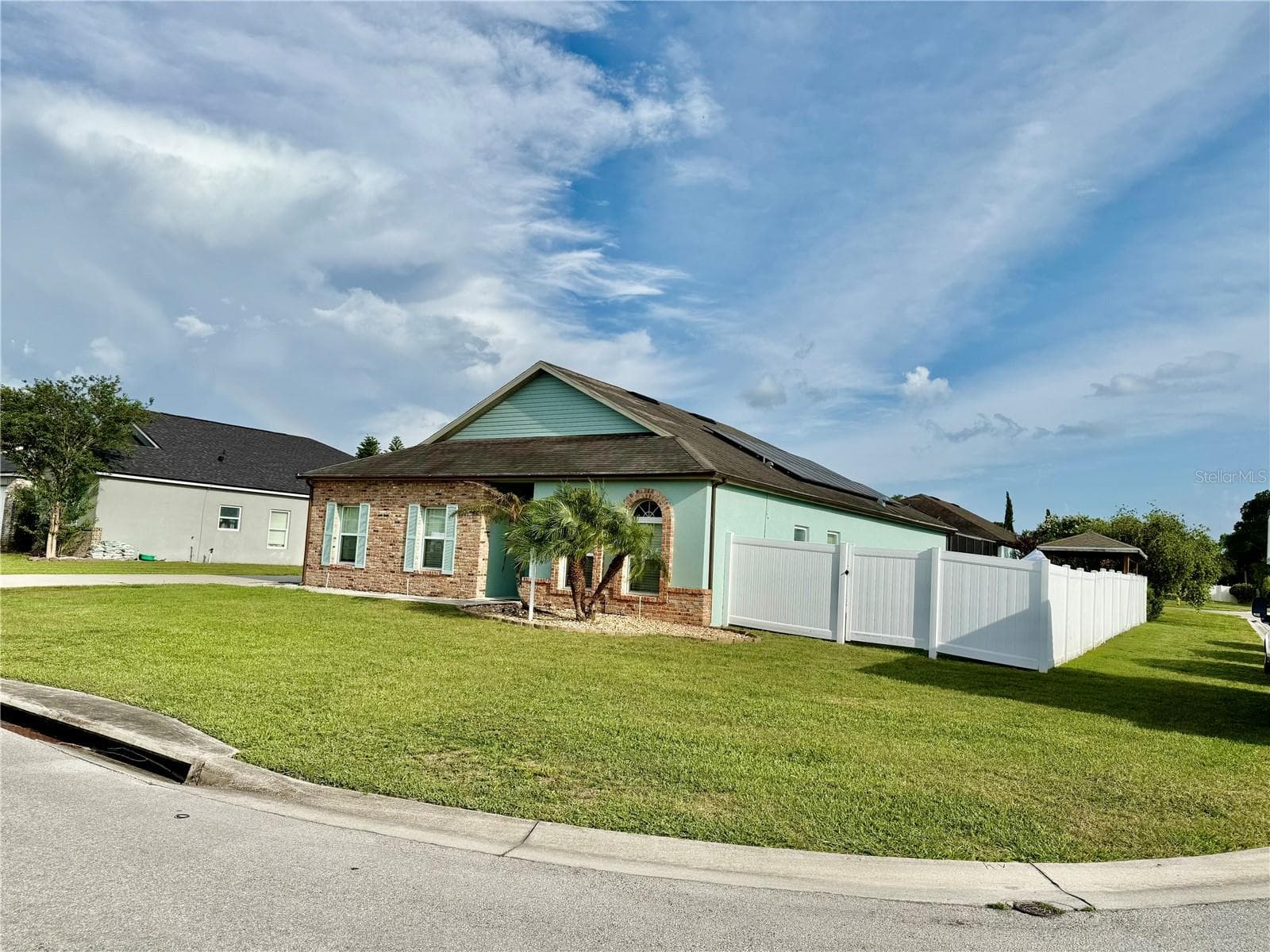 1201 Lavender Jewel CT photo 2
