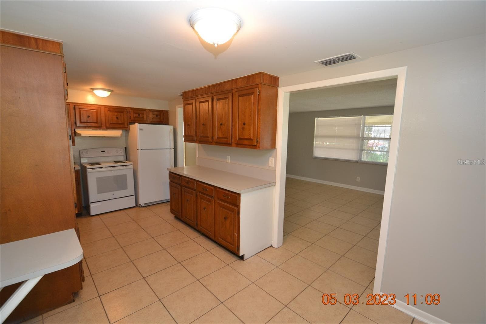 300 Midwood Dr photo 2