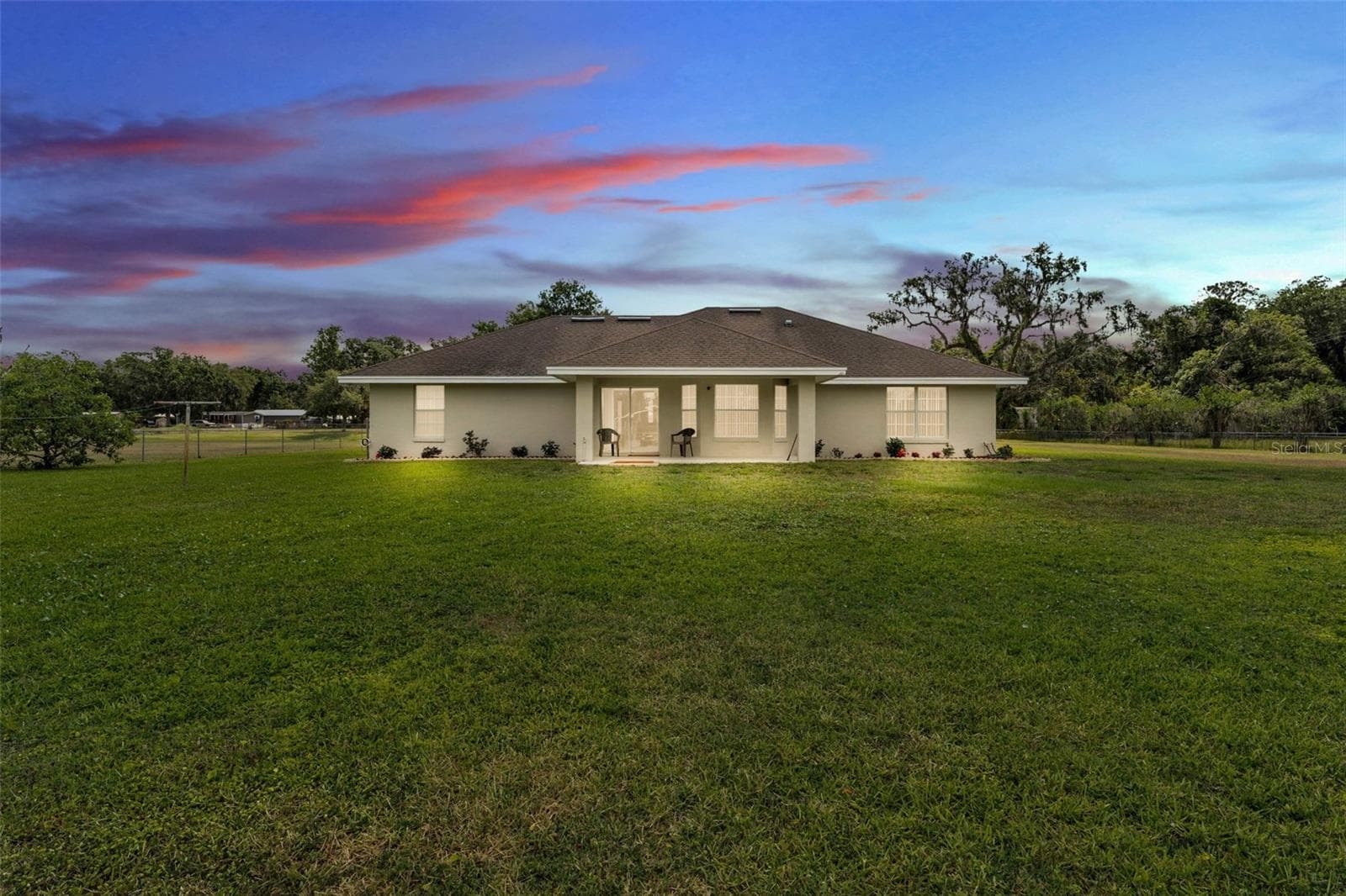 8904 Carrolwood Dr photo 2