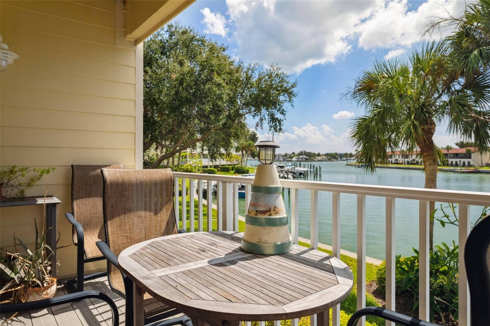 459 Haven Point Dr photo 2