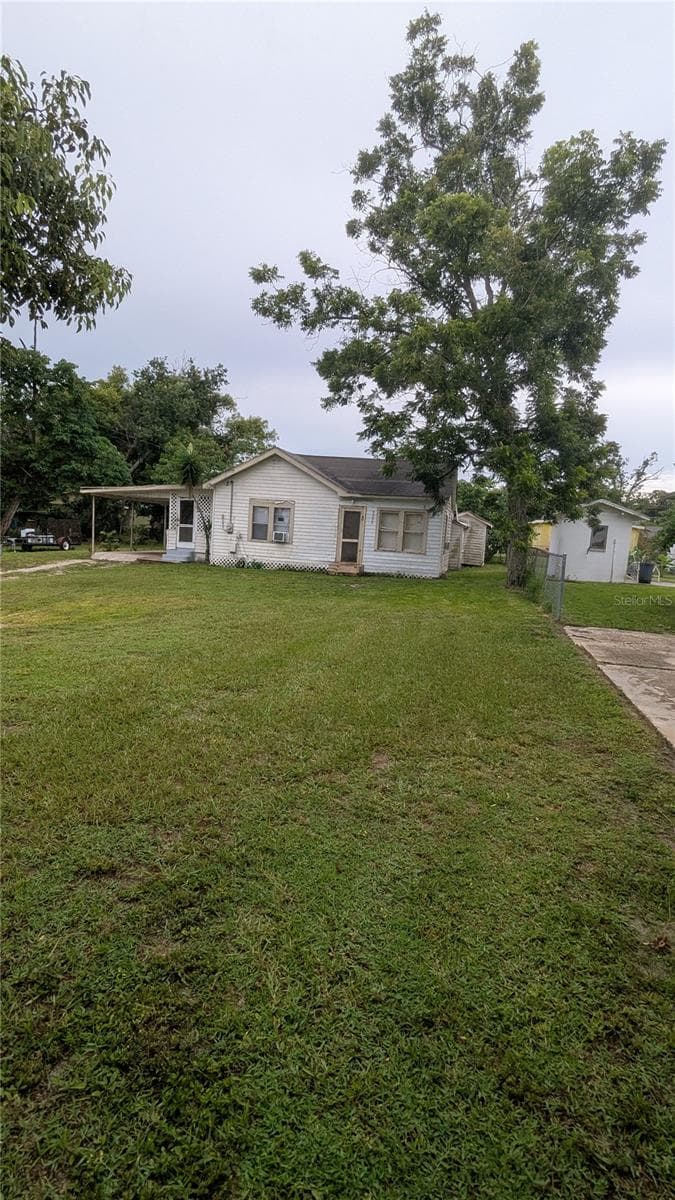 1102 W 13th St photo 2
