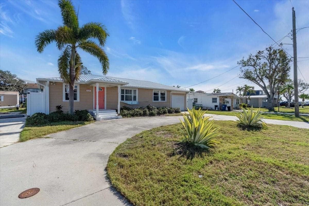 524 Palm Ave photo 4