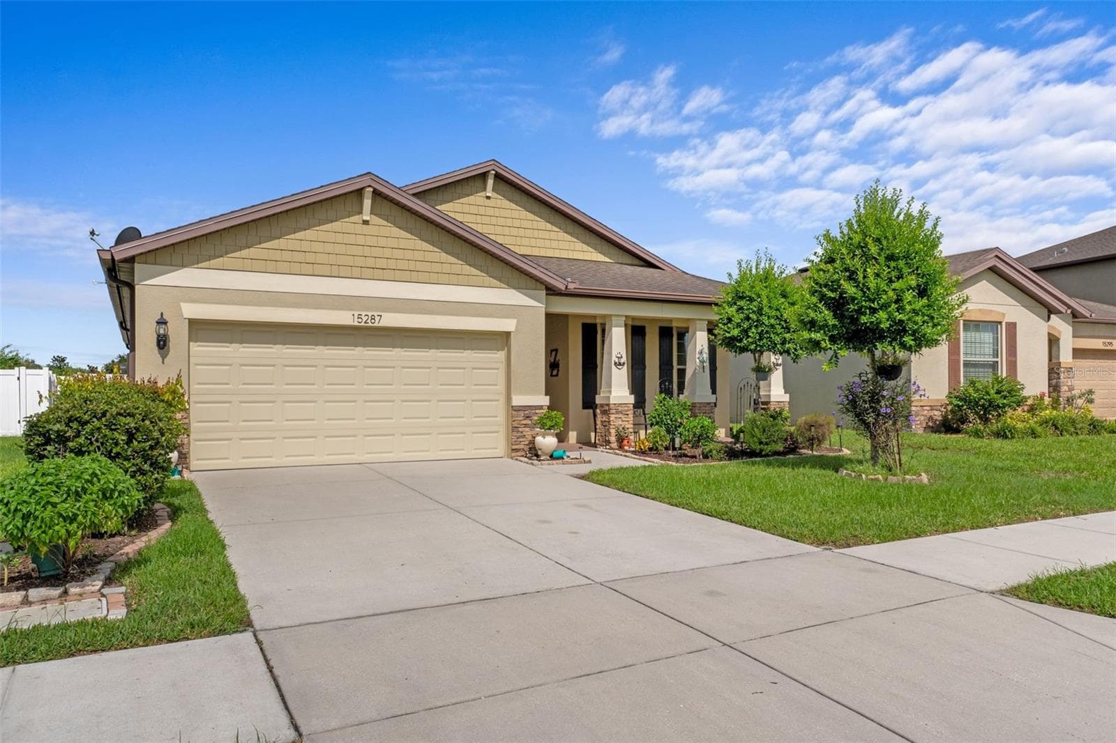 15287 Stone House Dr photo 2