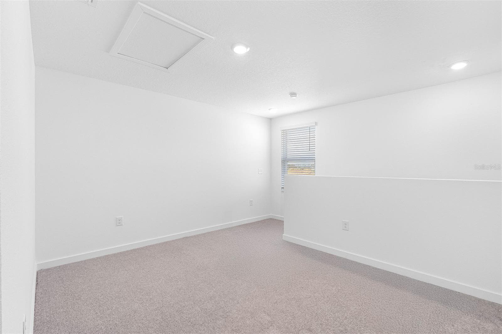 15108 Celeste Ave photo 5