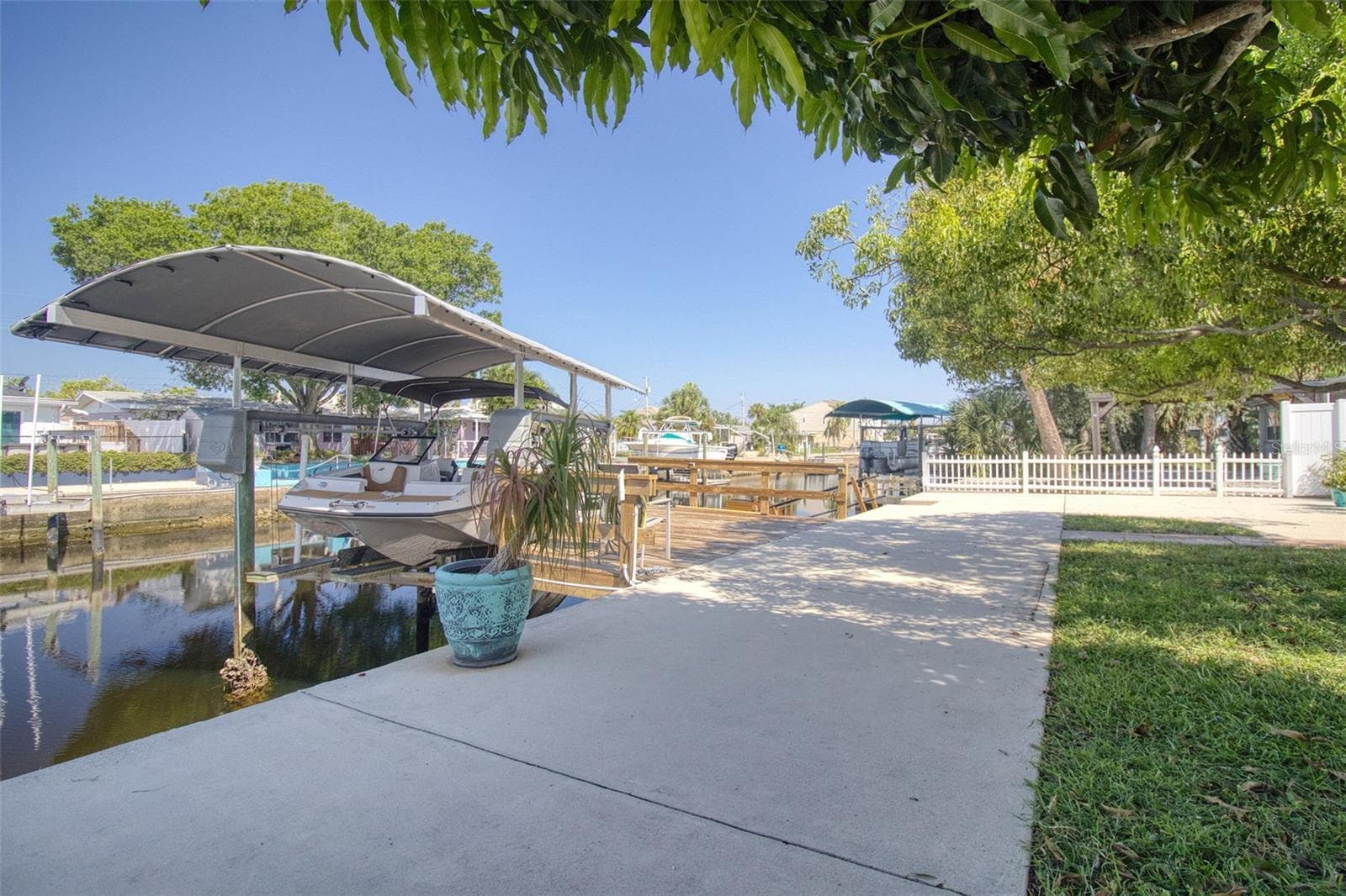 13625 Maria Dr photo 5