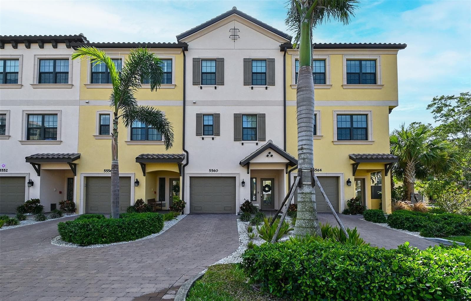 5560 Cannes Cir #3-106 photo 2