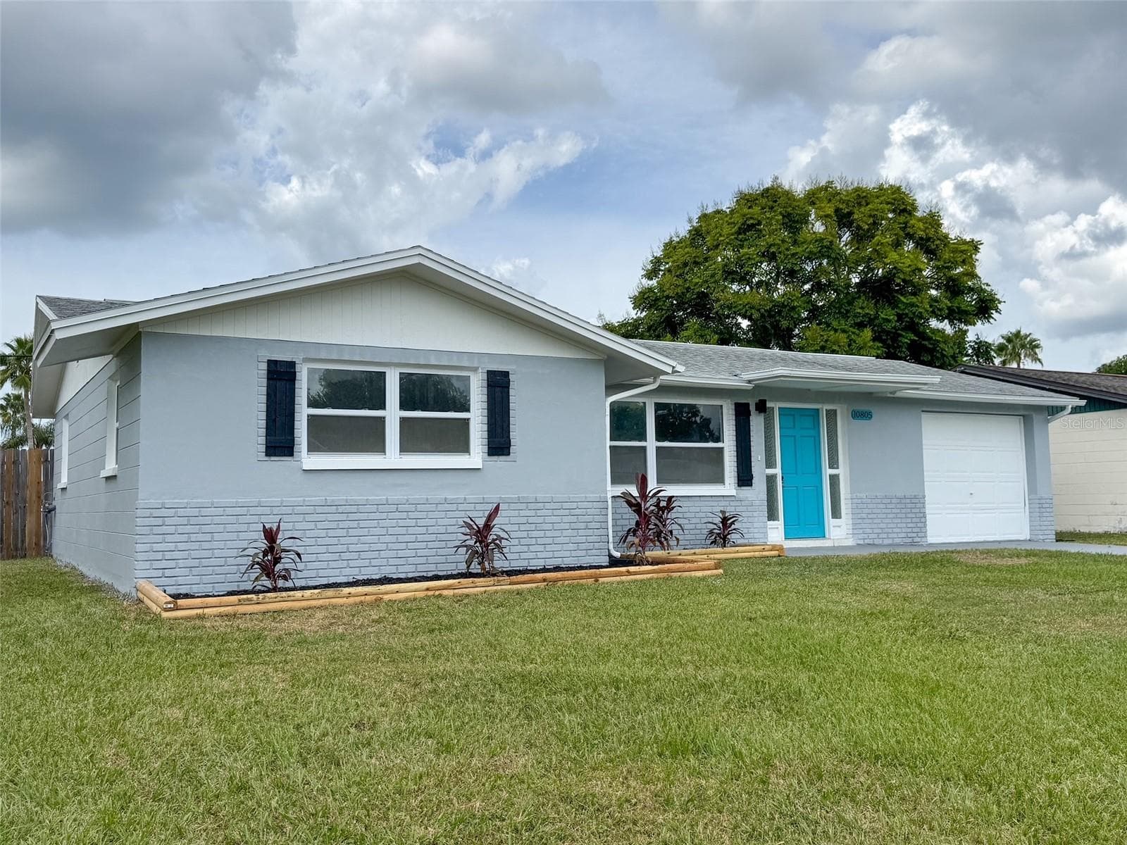 10805 Fillmore Ave photo 2