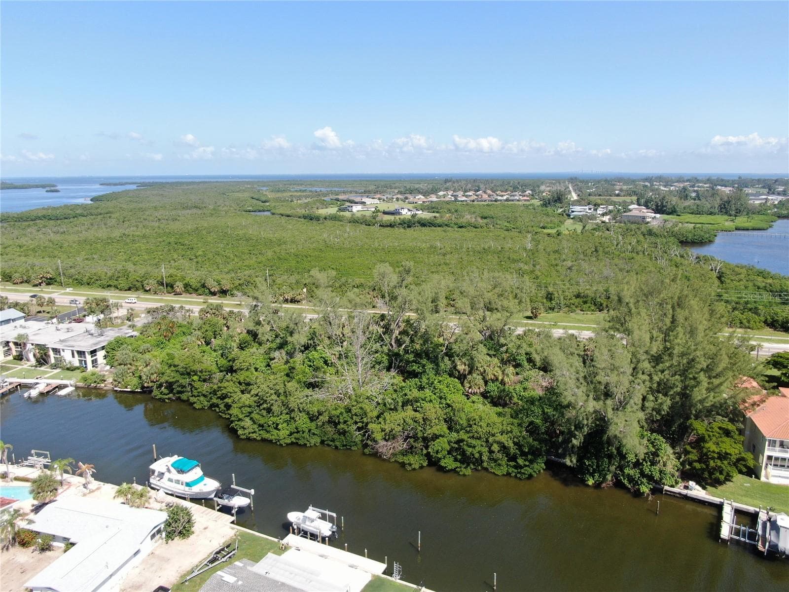 10005 W Manatee Ave W photo 3