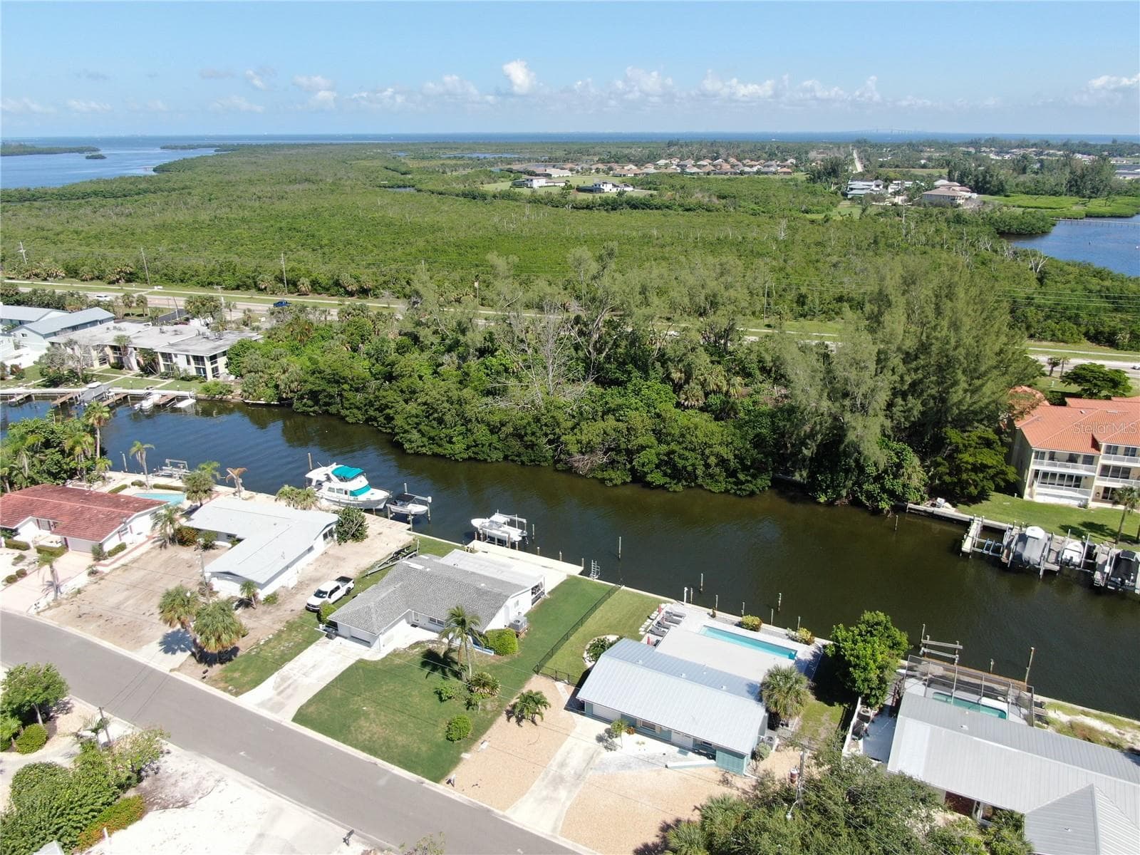 10005 W Manatee Ave W photo 5