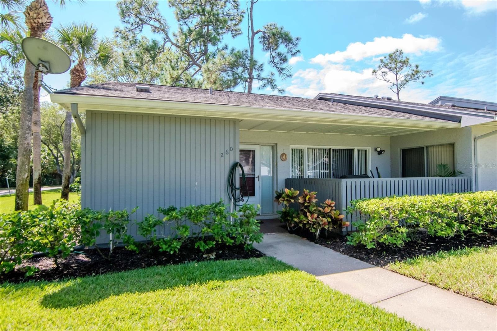 260 Balsam Dr photo 2