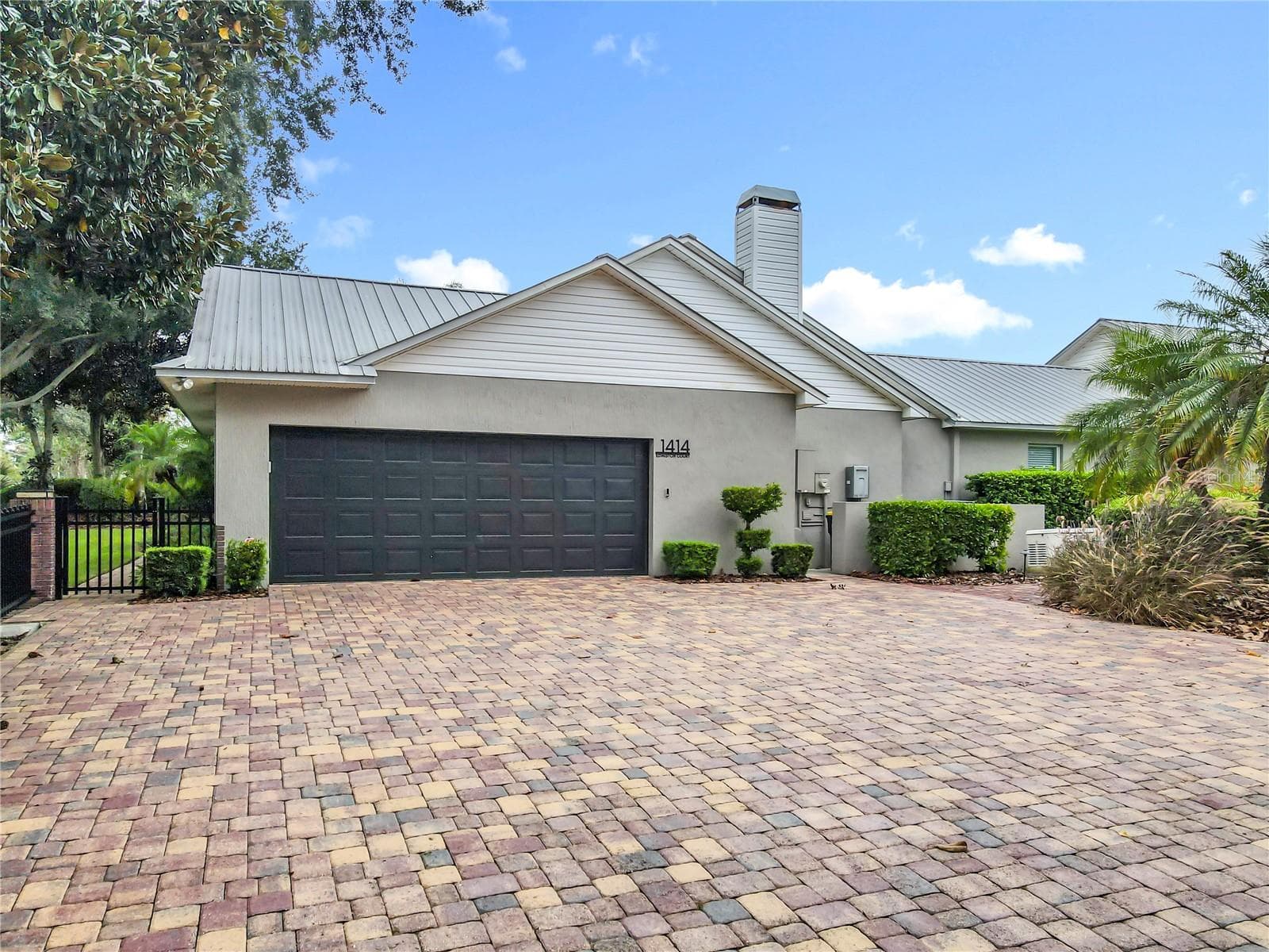 1414 Edmiston CT photo 2