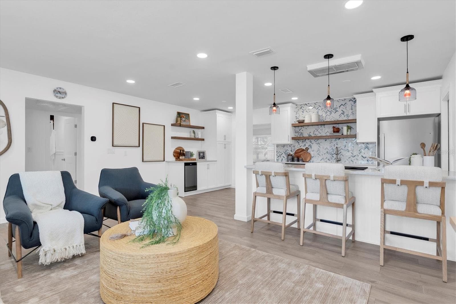 197 Lido Dr photo 2
