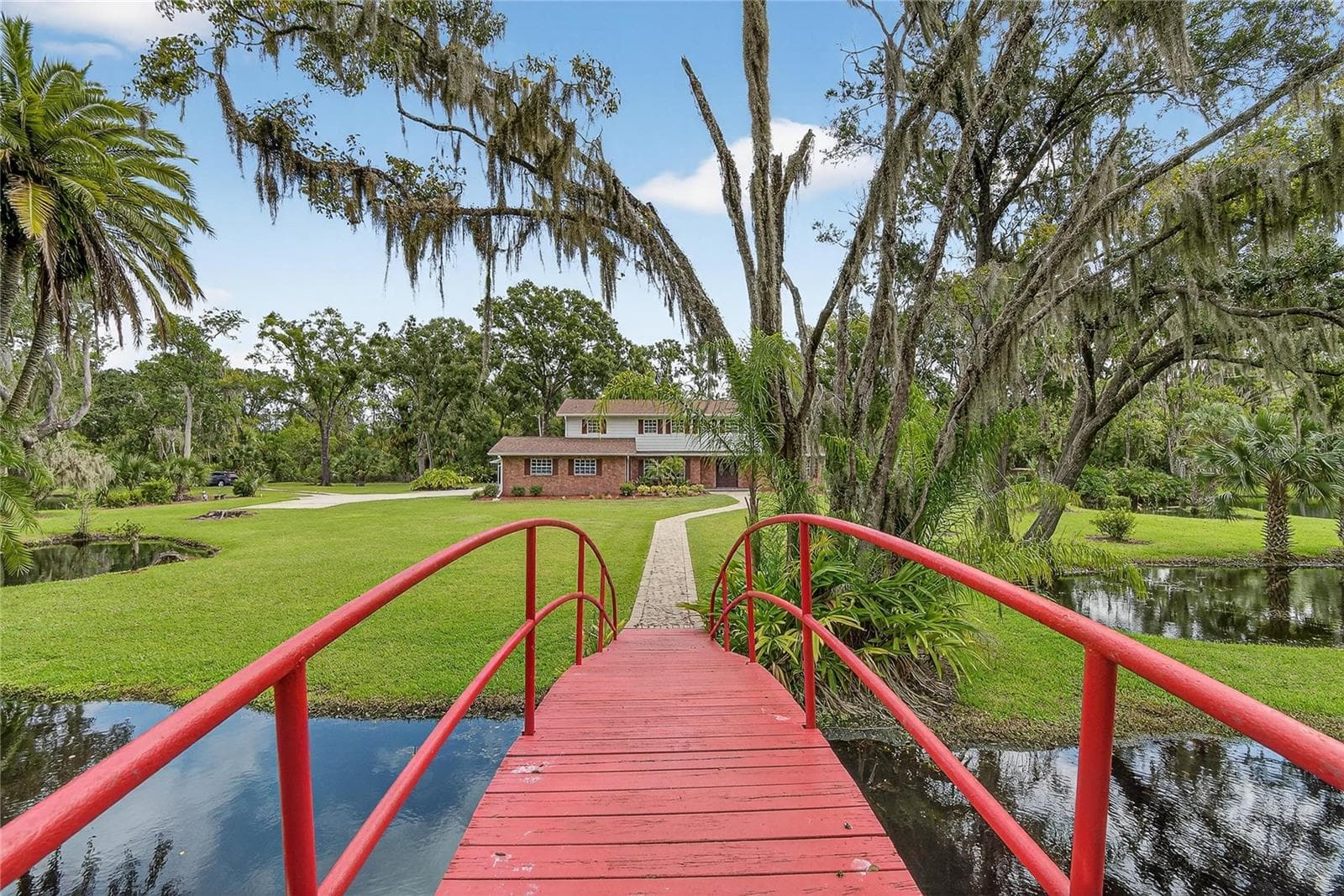 1502 Azalea St photo 2
