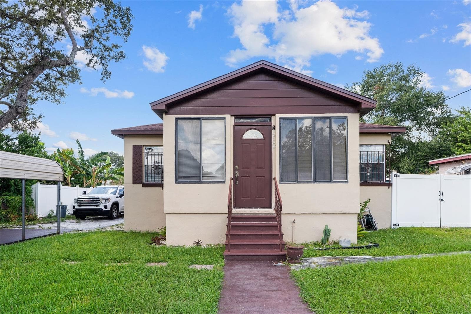 2708 N Matanzas Ave photo 2