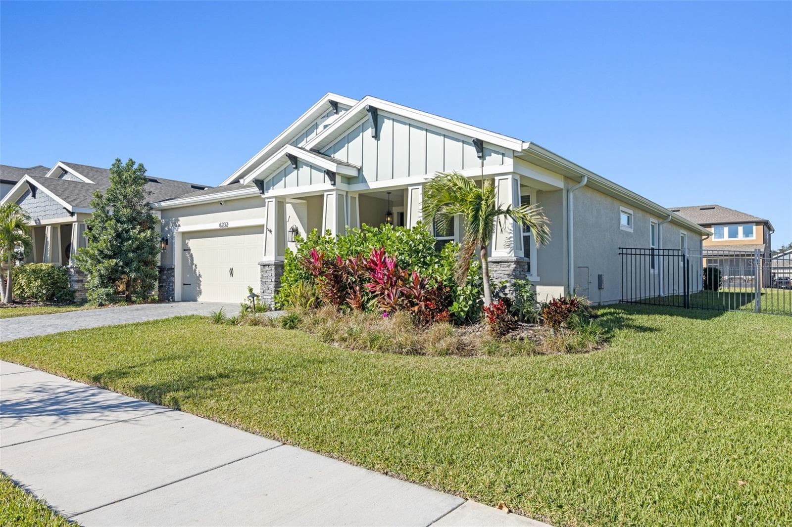 6232 Sea Air Dr photo 2