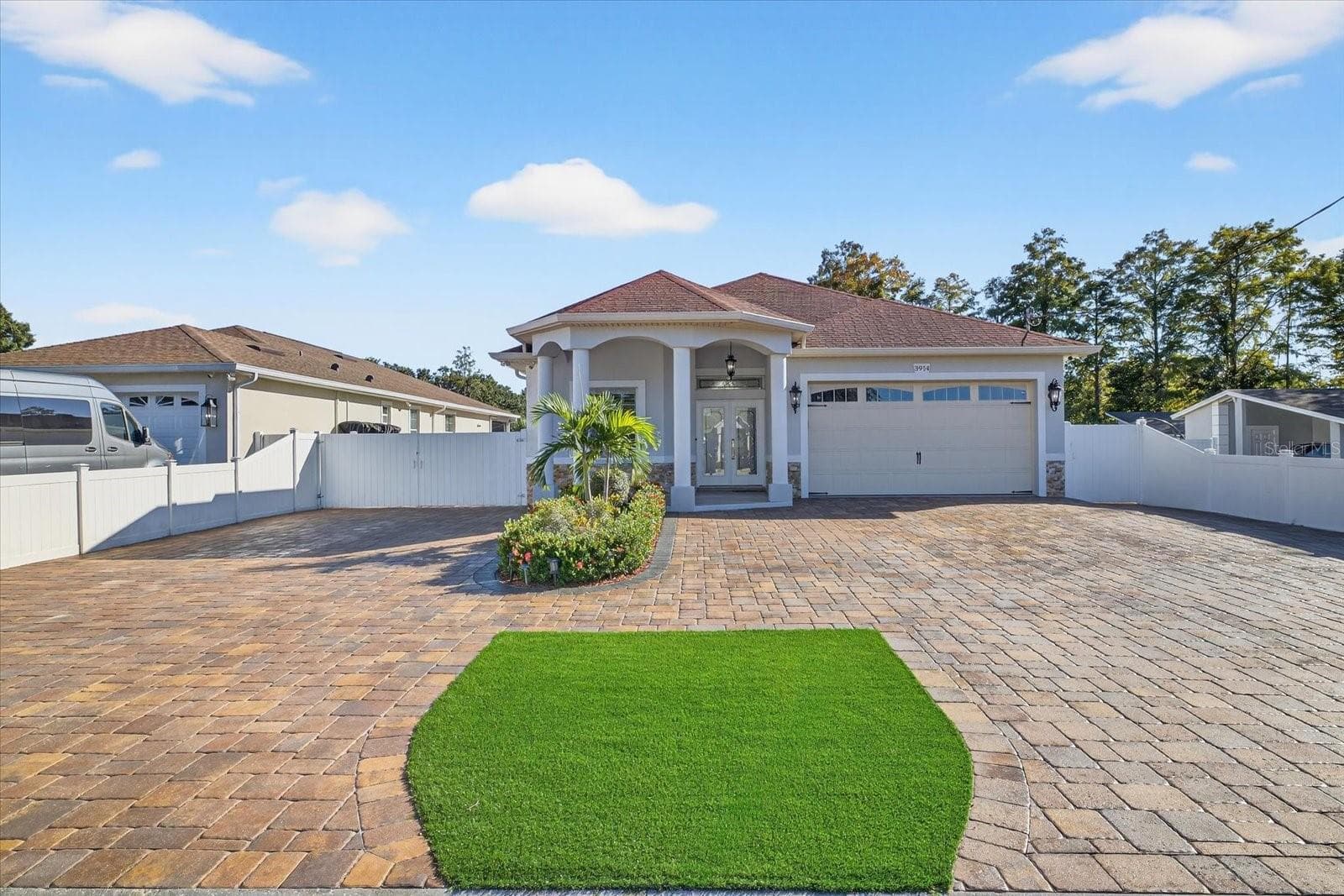 3914 Sligh Ave photo 2
