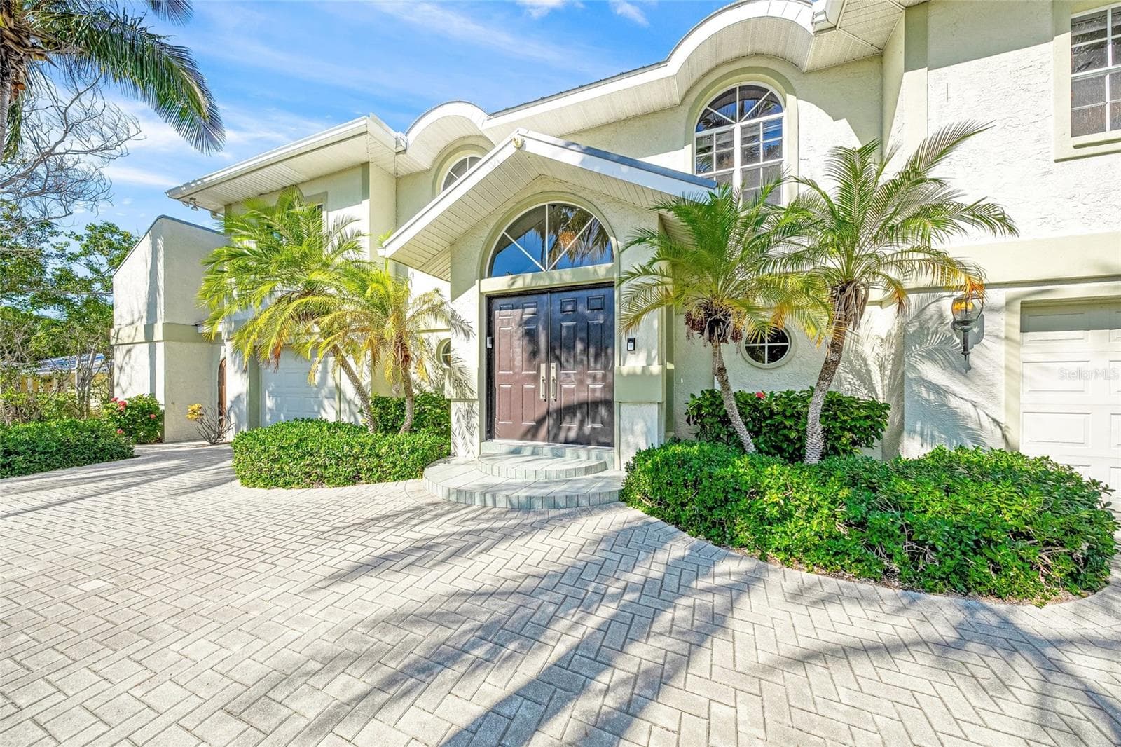569 Juan Anasco Dr photo 2