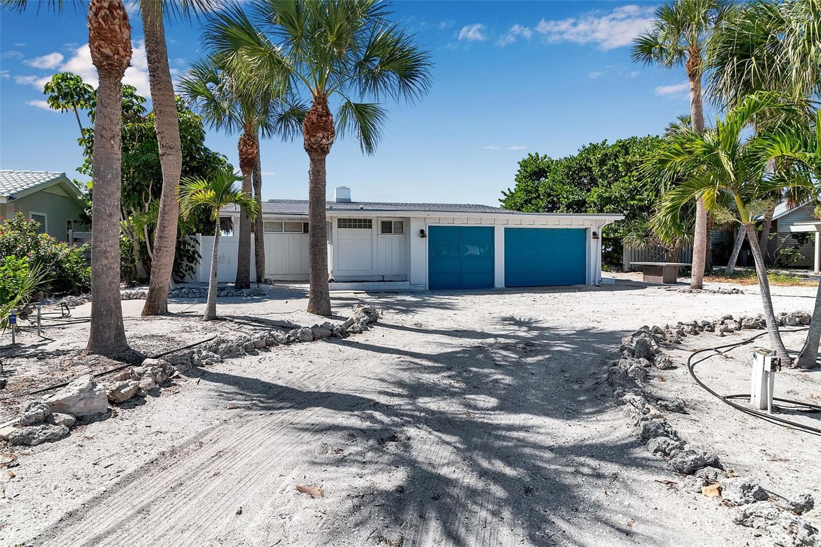 2819 Gulf Of Mexico Dr photo 2