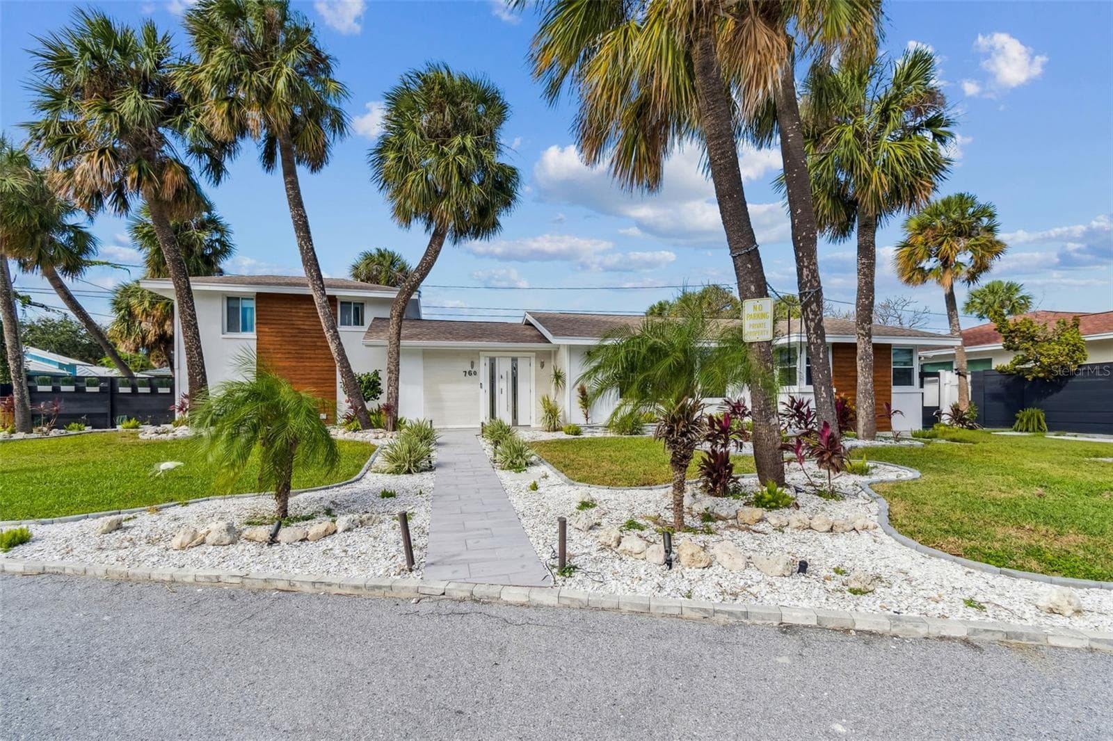 760 Bohenia Cir S photo 2