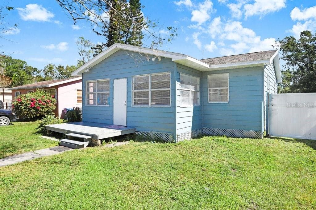 10414 Richardson St photo 2
