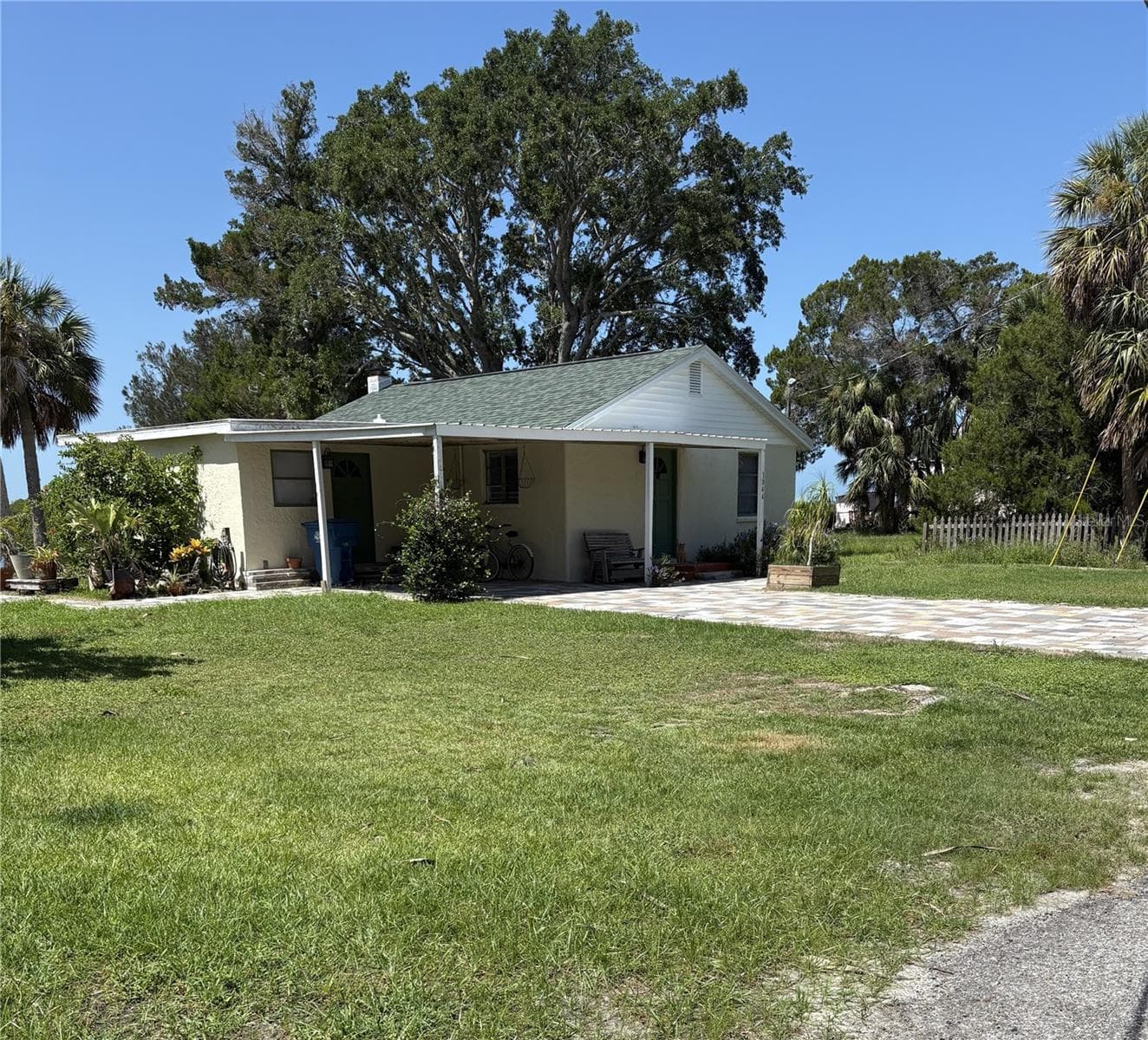 3044 Sunset Vista Dr photo 2