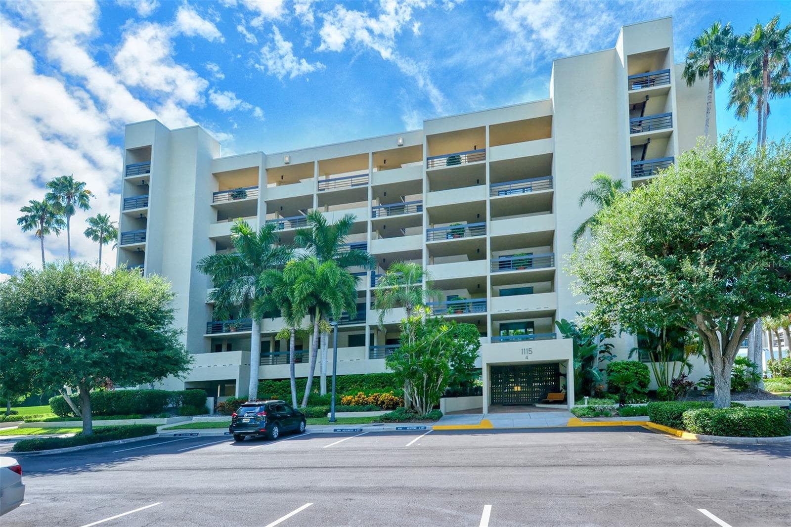 1115 Gulf Of Mexico Dr #401 photo 2