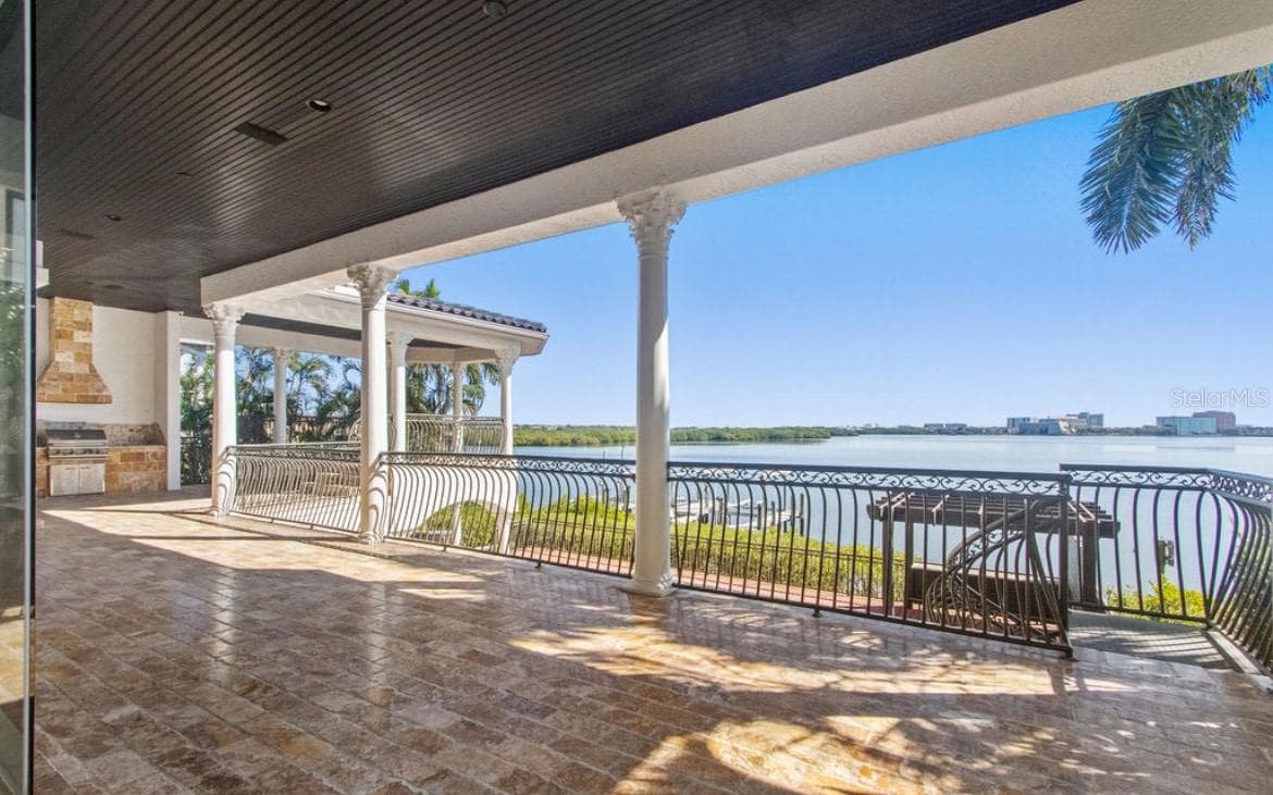 4107 Causeway Vista Dr photo 2