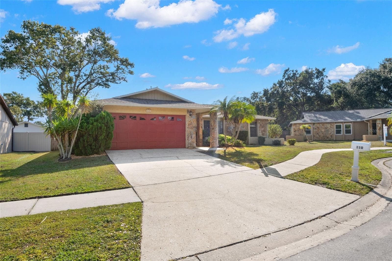 110 Meadowcross Dr photo 2