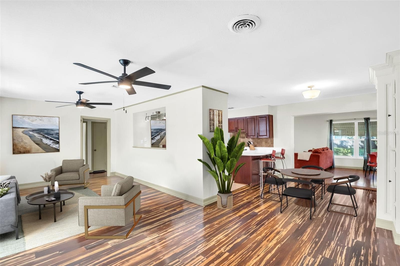 1182 Norwood Ave photo 5