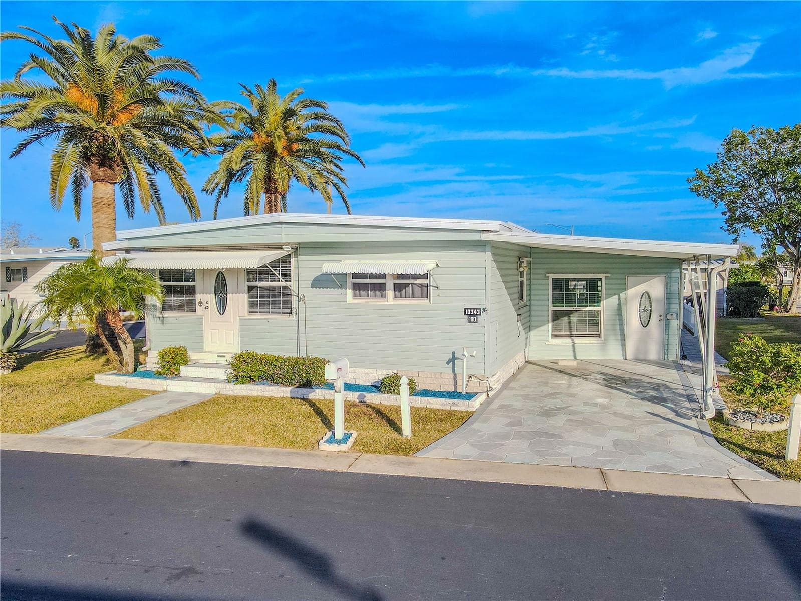 10343 Magnolia Ln #180 photo 2