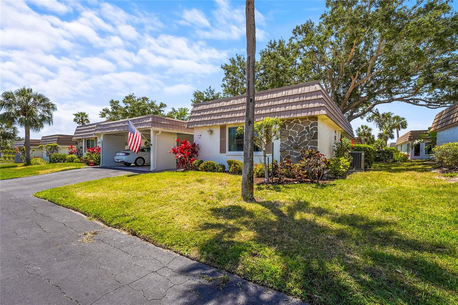 2531 Riverbluff Pkwy #V181 photo 2