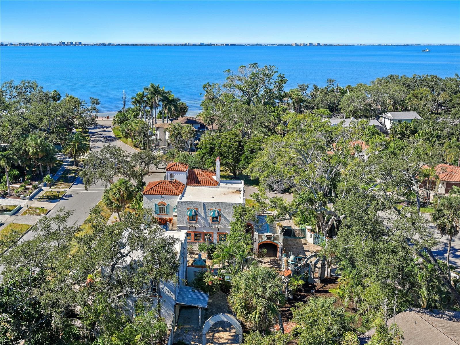 2830 Bay Shore Cir photo 2