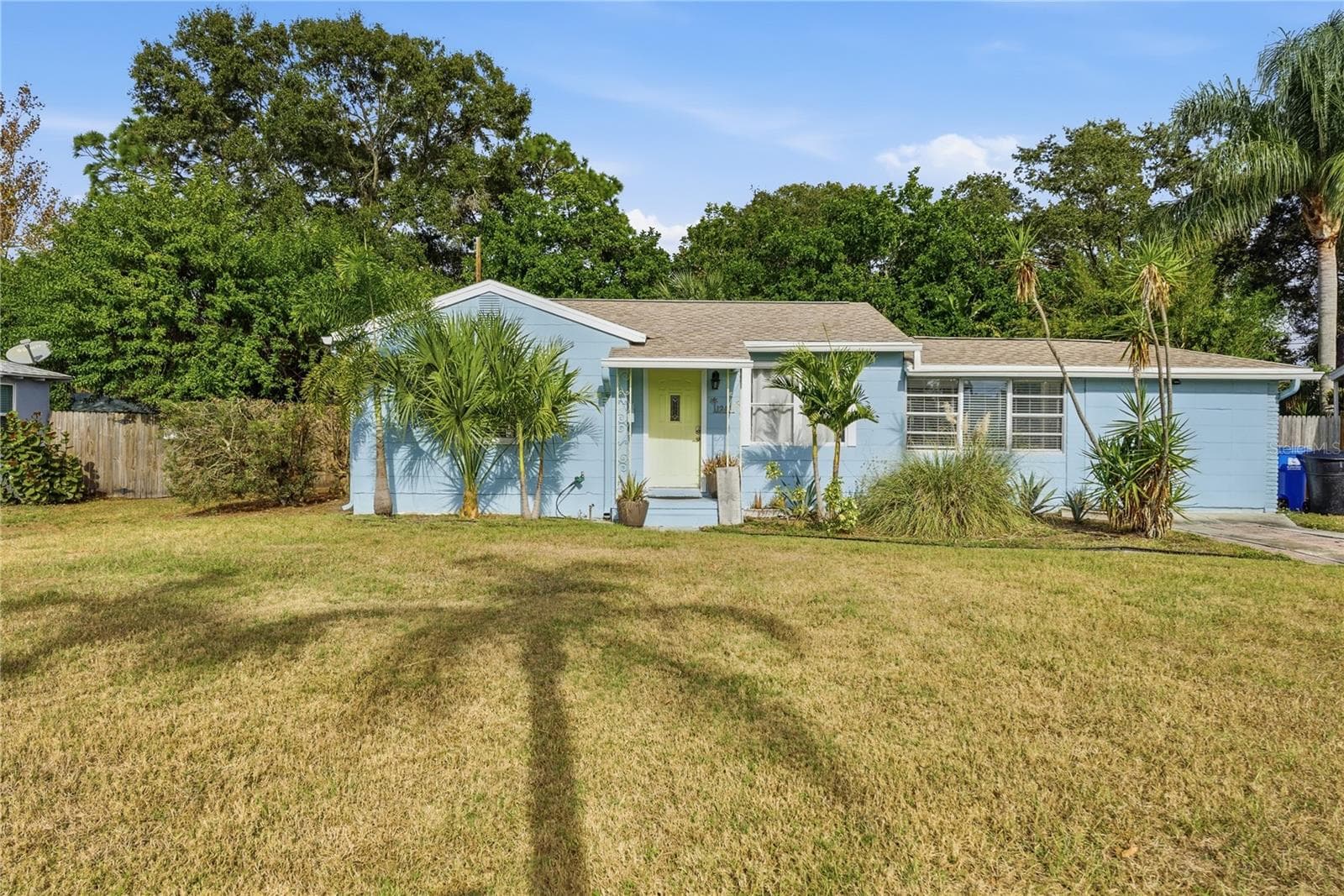 1249 Essex Dr N photo 2