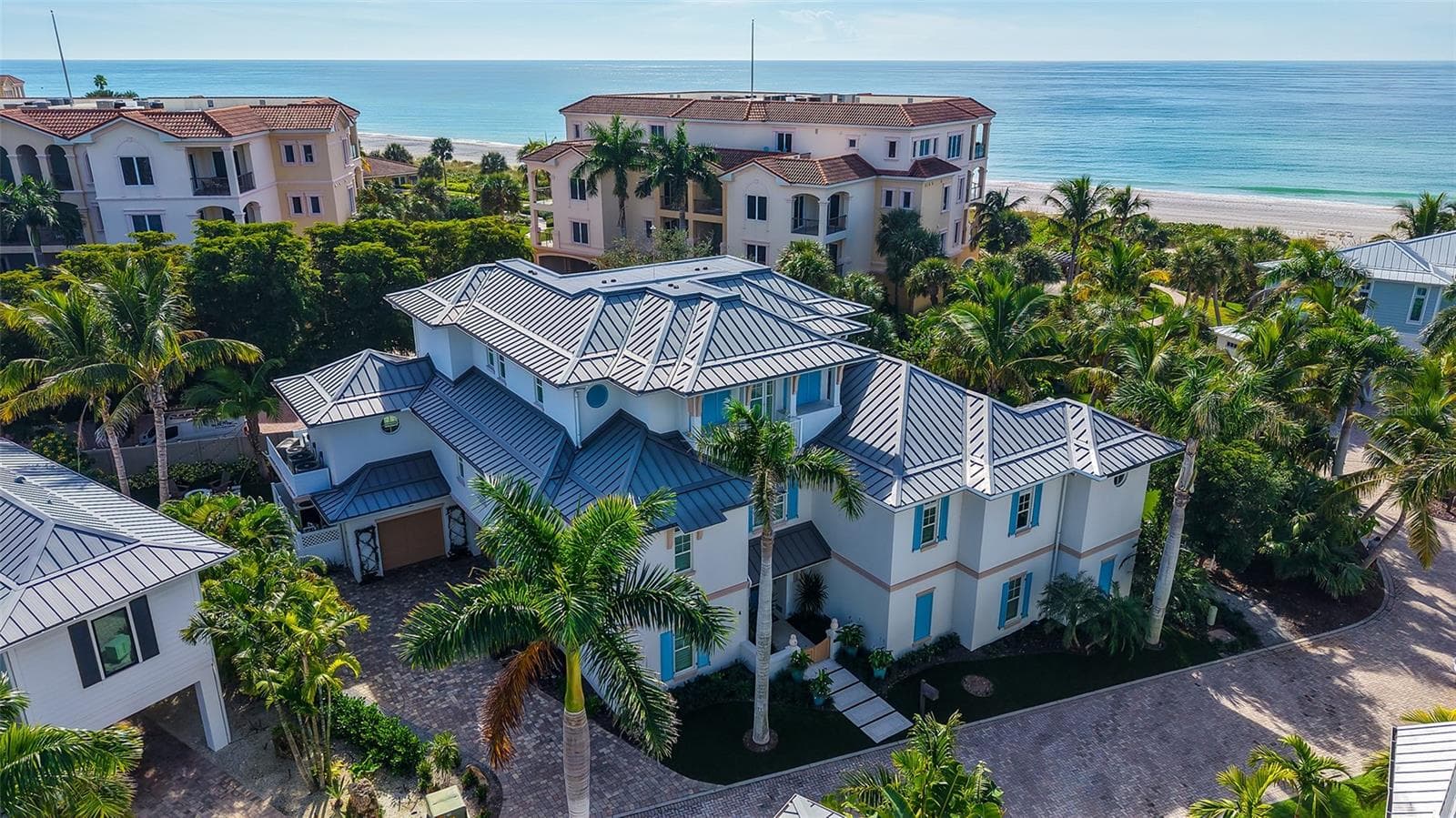 5005 Gulf Of Mexico Dr #4 photo 2