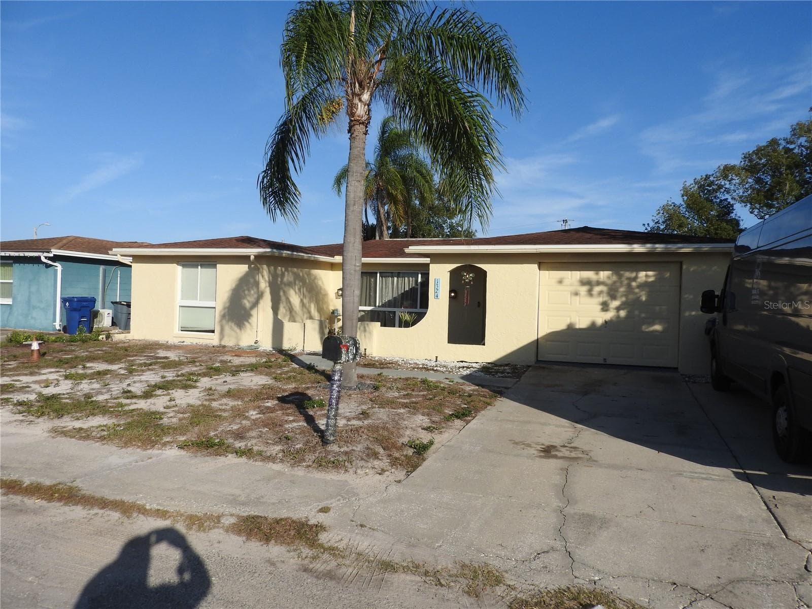 1324 Viking Dr photo 2
