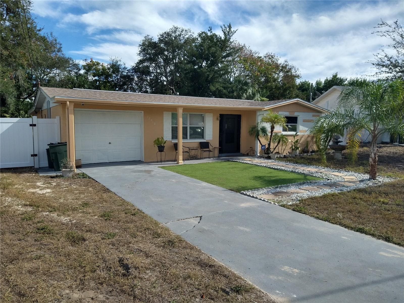 12910 College Hill Dr photo 2