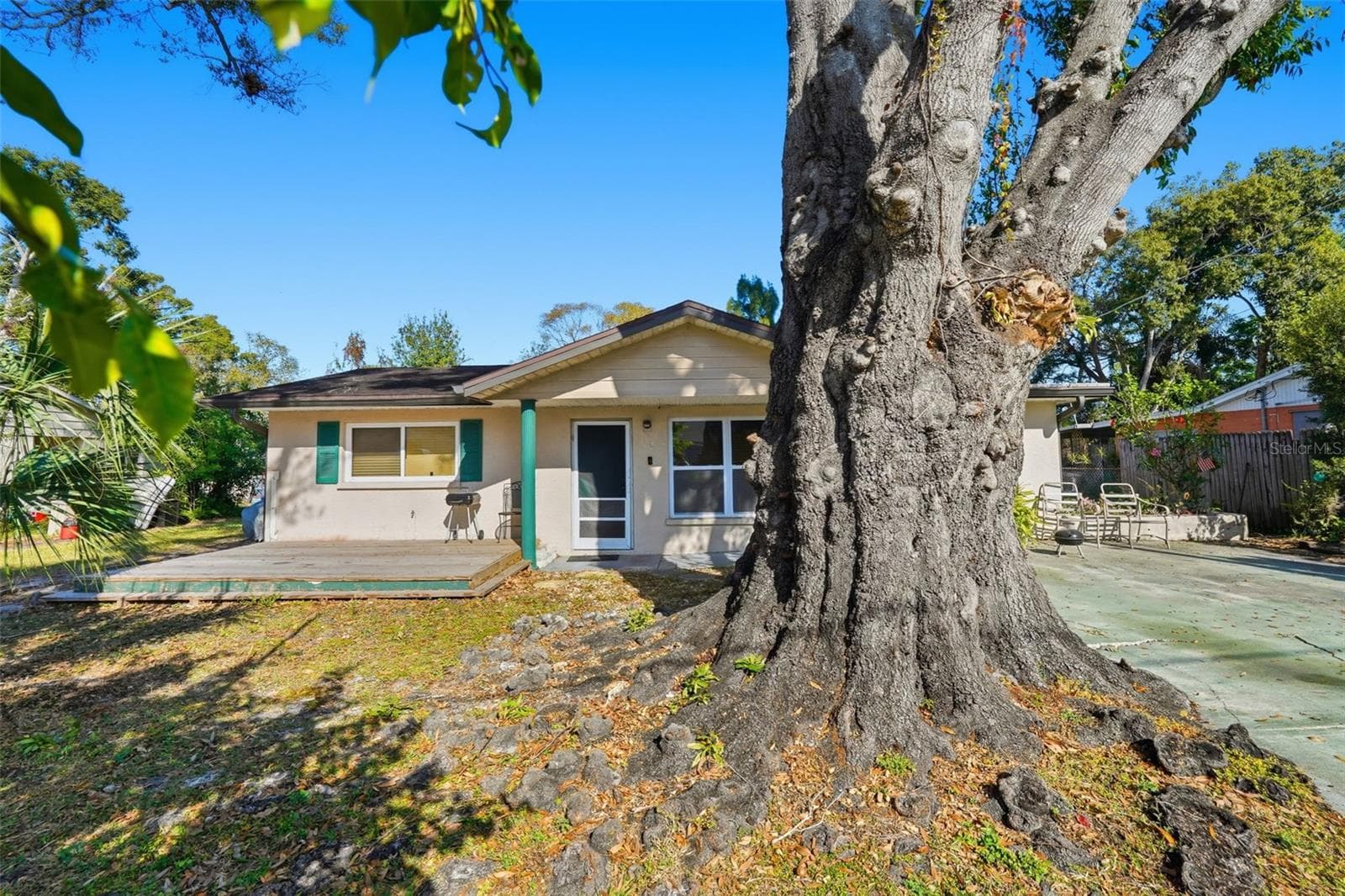 1619 Suponic Ave photo 5