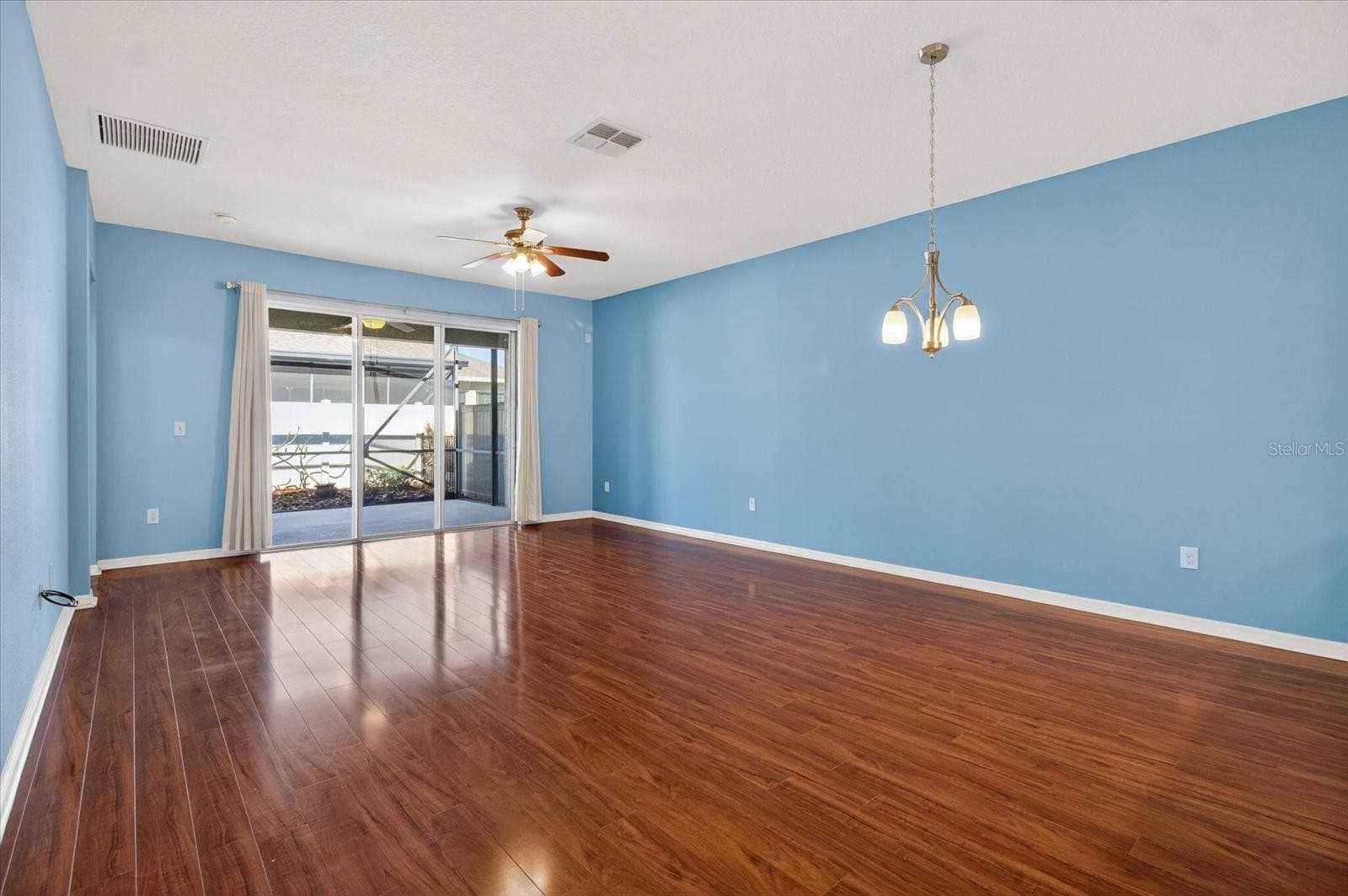 2153 Barracuda CT photo 4
