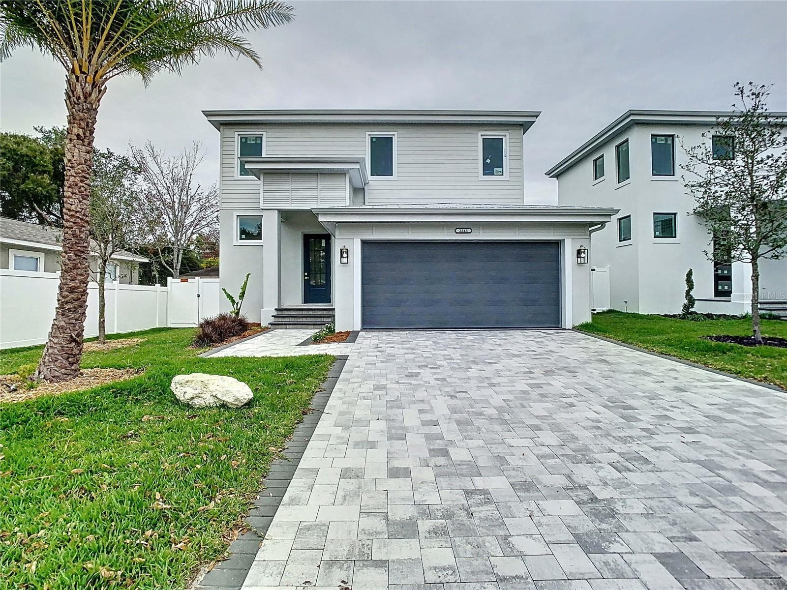 2345 Bahia Vista St photo 2