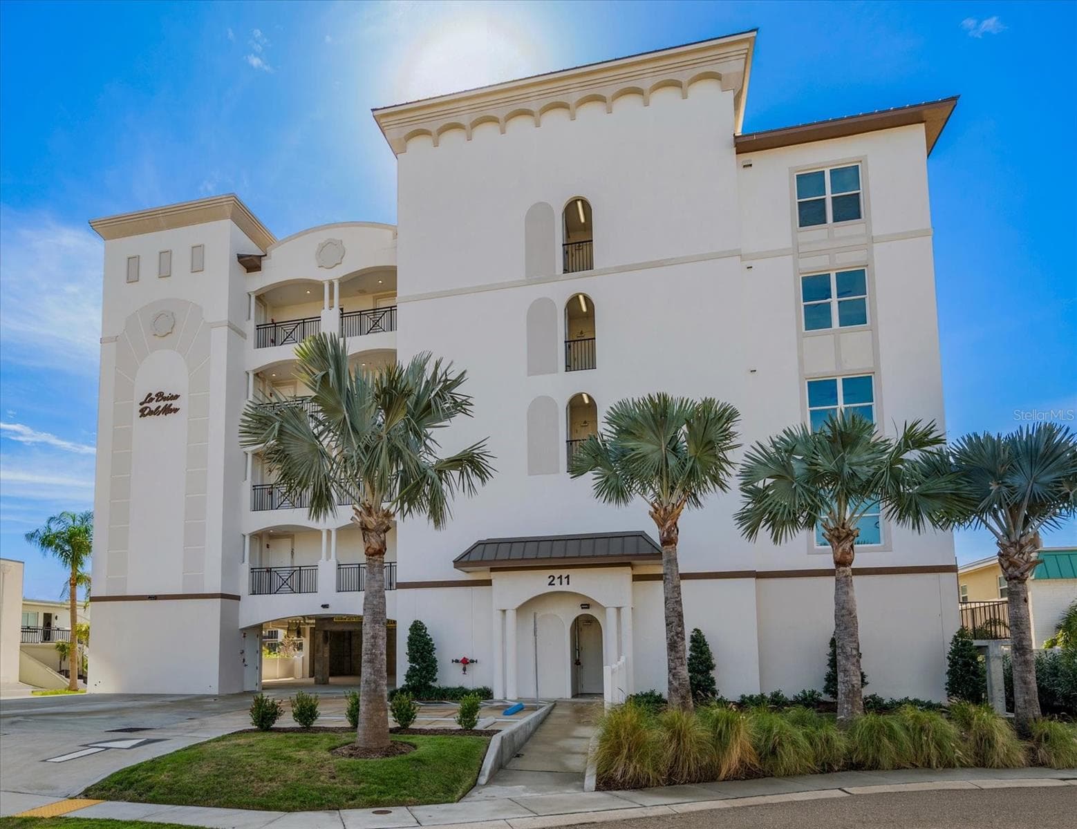 211 Dolphin Pt #301 photo 2