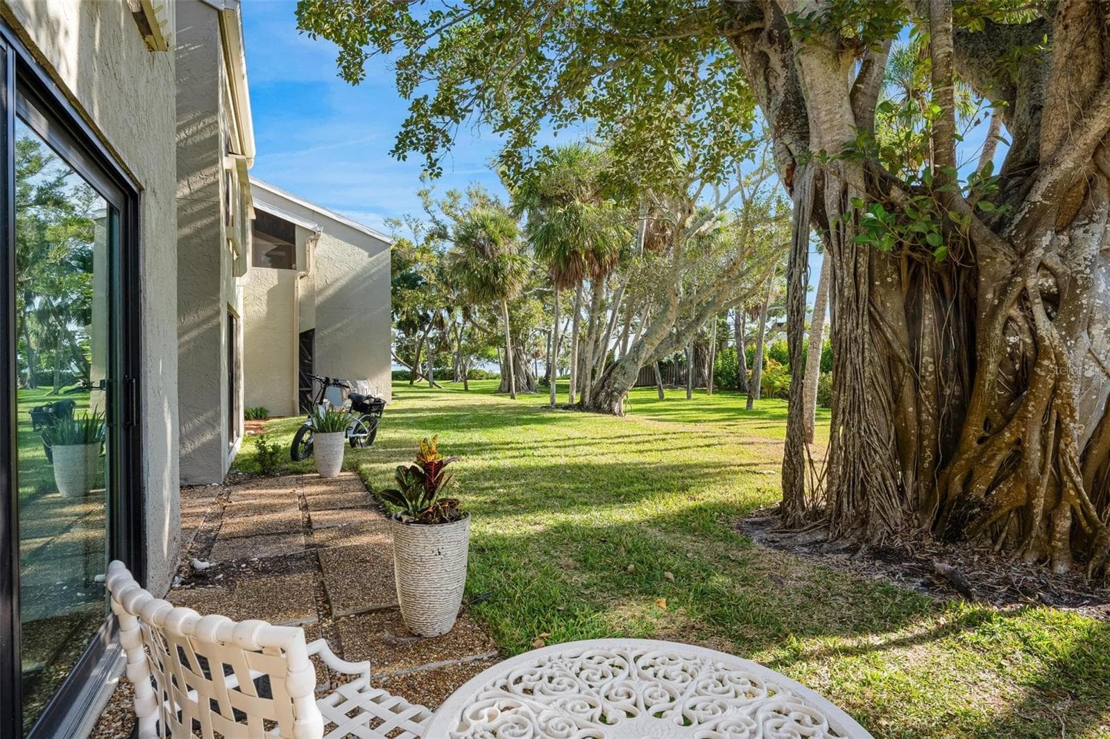 5260 Gulf Of Mexico Dr #403 photo 2